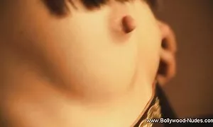 Kecil skodeng seks dada dan pijat