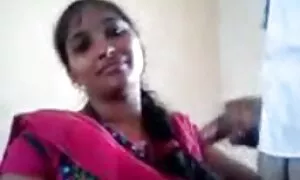 Gosokkan di bilik mandi dan mencuci rambut seks isteri orang anda