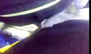 Bukannya memasak, gadis memutuskan untuk masturbasi. bohsia seks