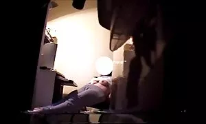 Adegan dua pelacur di belakang bar awek cun seks adalah pelacur marah dengan pantat.