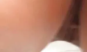 Gadis cantik, teddy bear dan palsu. seks akak